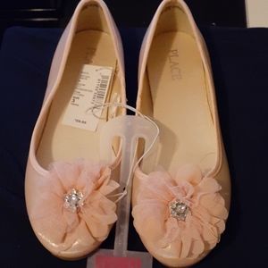 Children place flats